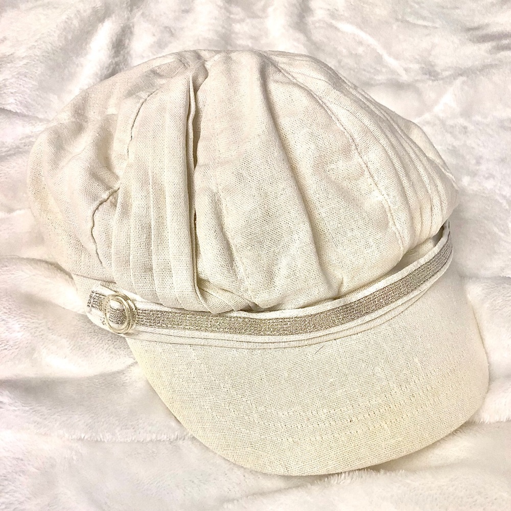 ✨White Bratz Y2K Newsboy Cap✨